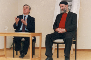 Werner Mittenzwei und Hans Werner Saß diskutieren mit dem Publikum